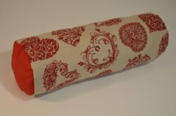 Hengerpárna bordó szív mintával